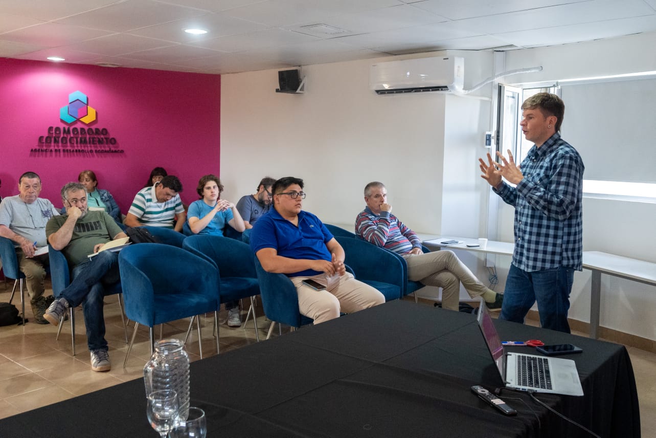 Comodoro Conocimiento impulsa nuevas capacitaciones en Industria 4.0